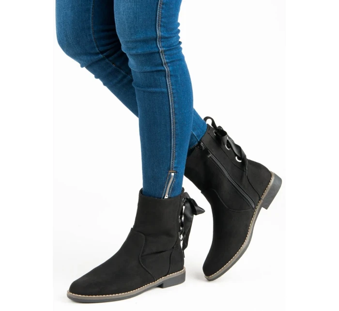 Módní kotníčkové boty dámské černé na plochém podpatku Módní kotníčkové boty dámské černé na plochém podpatku