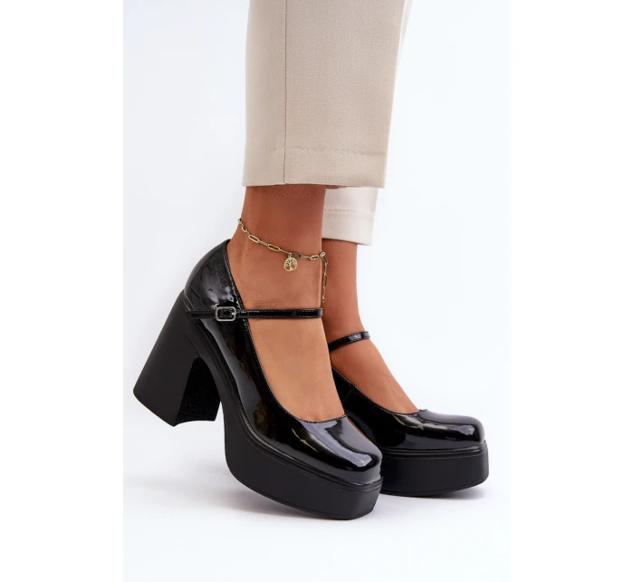 Dámské lakované polobotky na platformě a sloupku Big Star model 21653928 černé - Big Star Shoes