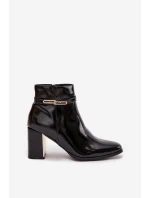 Lakované kotníkové boty na sloupku s páskem – černé Dorelia Lakované kotníkové boty na sloupku s páskem – černé Dorelia