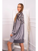 Velurové šaty s leopardím vzorem šedé barvy