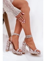 Dámské Sandály Na Podpatku S Páskem Zebra model 21696065 - Boto Dámské Sandály Na Podpatku S Páskem Zebra model 21696065 - Boto