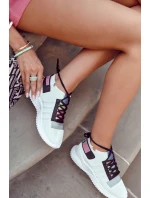 Dámská sportovní obuv nazouvací Bíle model 21591025 - Boto Dámská sportovní obuv nazouvací Bíle model 21591025 - Boto