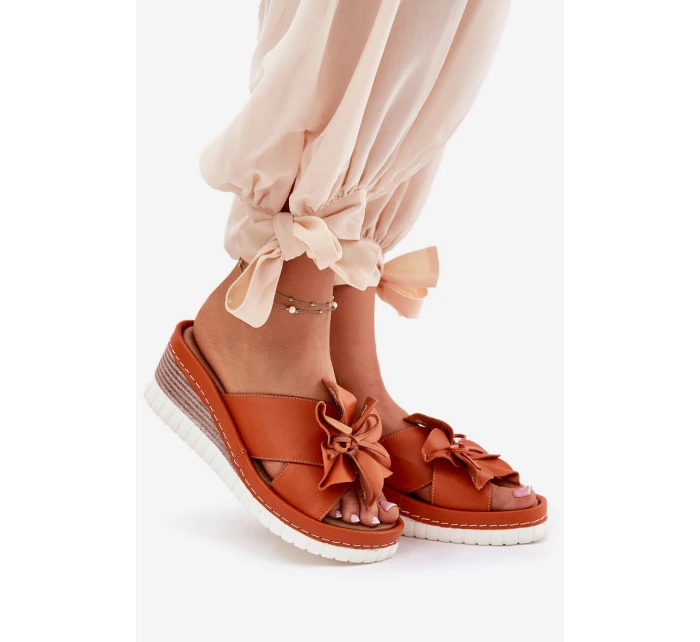 Kožené Dámské Sandály Na Klínu S Dekorativním  Oranžové model 21693589 - Artiker