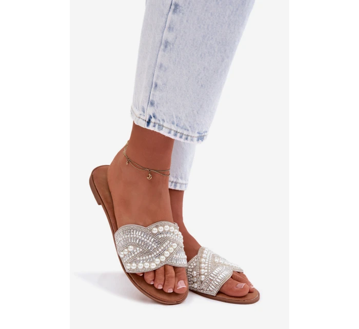 Zdobené pantofle na ploché podrážce stříbrné Dovima