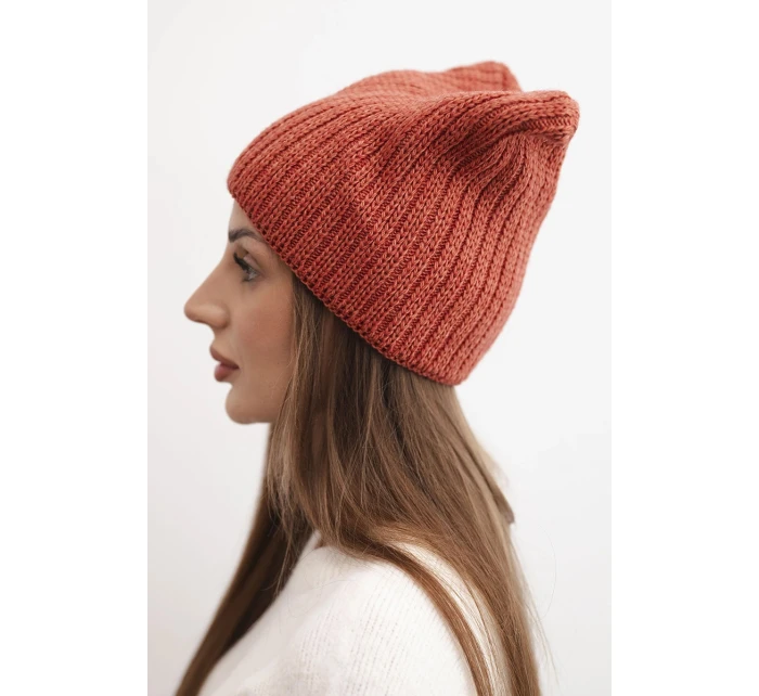 Dámská zimní čepice z vlny s kočičím střihem z ribované pleteniny K419 rezavá Dámská zimní čepice z vlny s kočičím střihem z ribované pleteniny K419 rezavá
