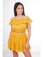 Vyšívaná souprava s hořčicovou halenkou s puntíky