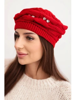 Dámská zimní čepice s ozdobným pletením a krystalky K398 červená