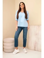Dámská bavlněná blůza s model 21890120 květinami a V výstřihem modrá - K-Fashion