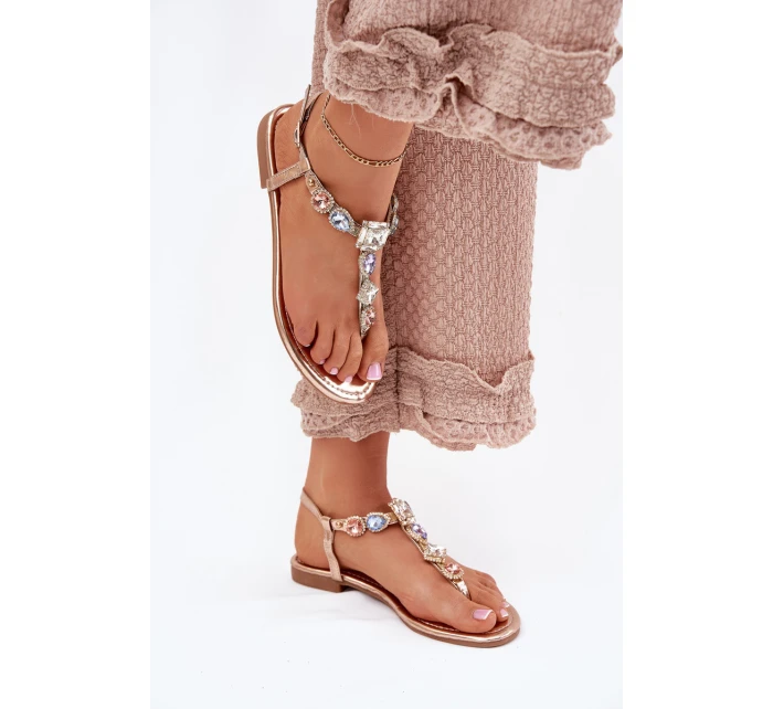 Dámské sandály na plochém podpatku s krystaly růžové zlato model 21699543 - Boto Dámské sandály na plochém podpatku s krystaly růžové zlato model 21699543 - Boto