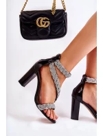 Kožené sandály na vysokém podpatku s kubickými zirkony Lewski Shoes model 21591874 černe - Boto Kožené sandály na vysokém podpatku s kubickými zirkony Lewski Shoes model 21591874 černe - Boto