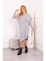Nadměrné šedé šaty Nadměrné šedé šaty
