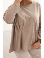 Dámská blůza Plus Size s model 21820427 kapsou a ohrnutým rukávem kiwi - K-Fashion