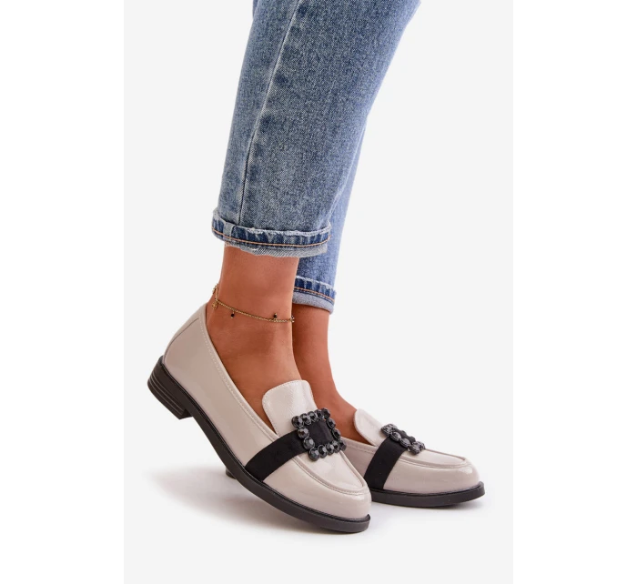 Lakované Dámské Mokasíny S Dekorací Světle Šedé Vinceza 58389