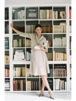 model 18407105 Zavinovací šaty se šálovým límcem béžové - BeWear