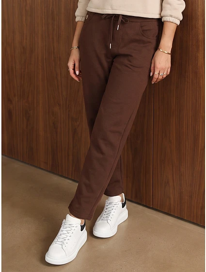 Spodnie damskie bawełniane dresowe brązowe model 22554601 - FashionStreet Spodnie damskie bawełniane dresowe brązowe model 22554601 - FashionStreet