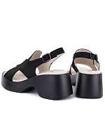 Dámské kožené sandály na platformě černé S.Barski model 22099400