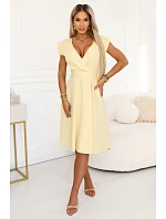 SCARLETT rozšířené midi šaty s obálkovým výstřihem a páskem  žluté model 22043325 - numoco
