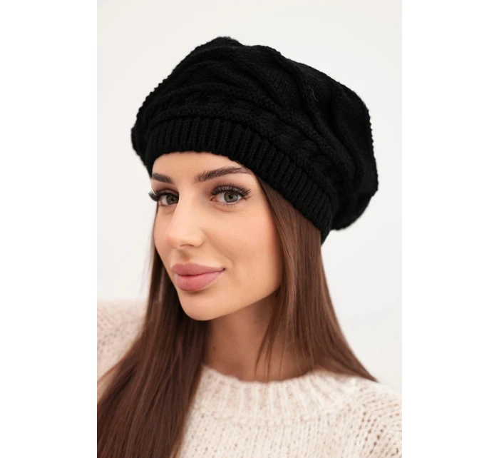 Dámská zimní pletená čepice volného střihu s ozdobným vzorem K378 černá Dámská zimní pletená čepice volného střihu s ozdobným vzorem K378 černá
