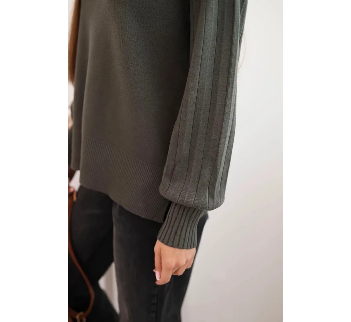 Dámský viskózový svetr s dlouhým rukávem a rozparkem po model 21410300 khaki - K-Fashion