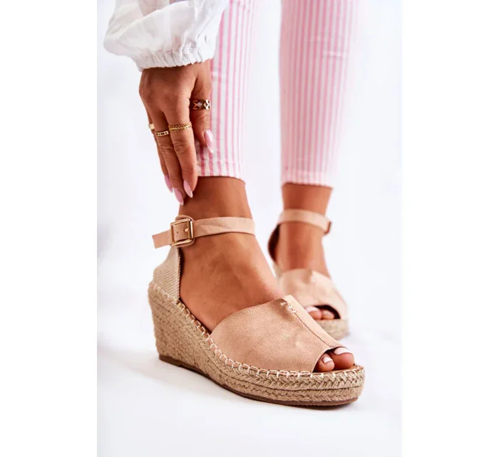 Pohodlné dámské sandály na klínu Světle růžová Dellia Pohodlné dámské sandály na klínu Světle růžová Dellia