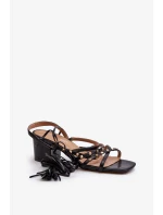 Šněrovací sandály na nízkém podpatku zdobené černými cvočky Chrisele Šněrovací sandály na nízkém podpatku zdobené černými cvočky Chrisele