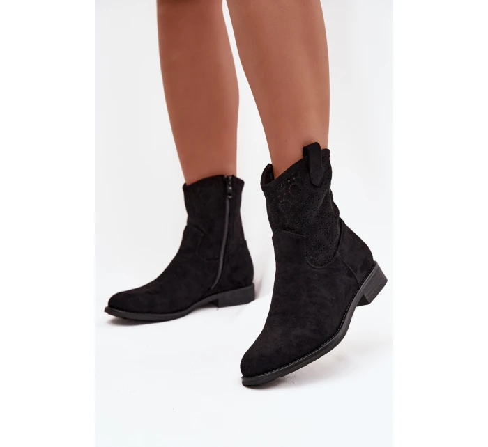 Dámské kotníkové boty s ažurovým vzorem na plochém podpatku S.Barski – černé Dámské kotníkové boty s ažurovým vzorem na plochém podpatku S.Barski – černé