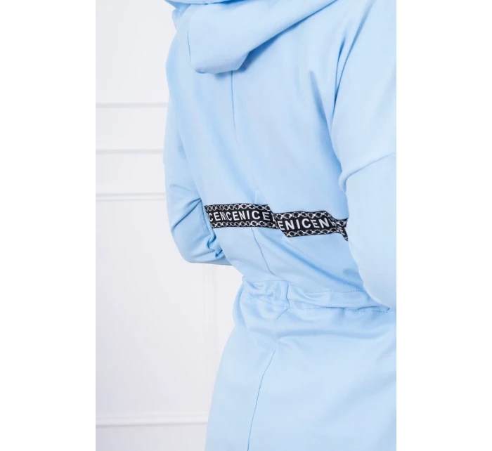 Delší zadní plášť modrý Delší zadní plášť modrý