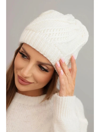 Dámská zimní čepice z vlny model 21750354 ecru - K-Fashion Dámská zimní čepice z vlny model 21750354 ecru - K-Fashion