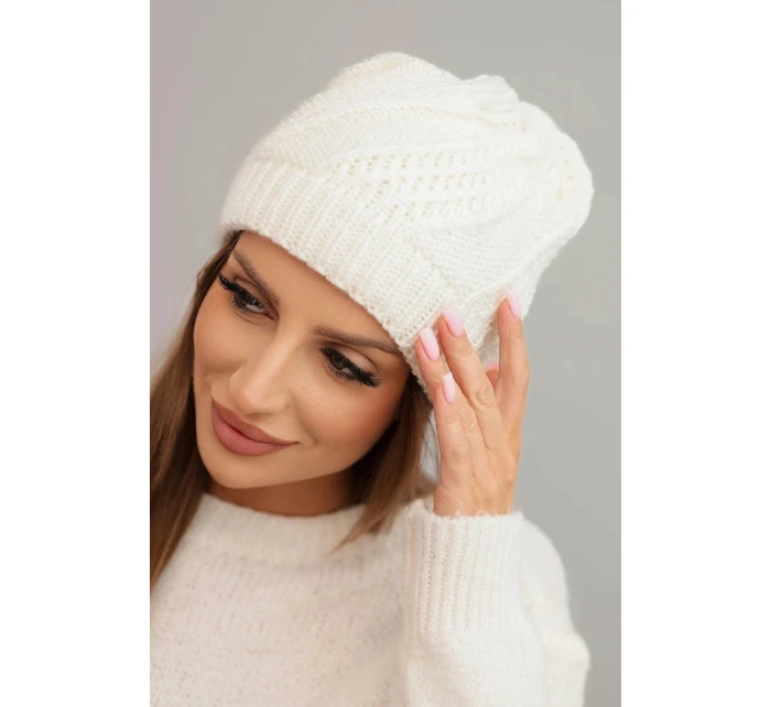 Dámská zimní čepice z vlny model 21750354 ecru - K-Fashion Dámská zimní čepice z vlny model 21750354 ecru - K-Fashion