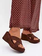 Dámské pantofle na platformě z eko semiše čokoládové Calorine