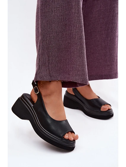 Kožené sandály na platformě model 22126064 Černé - VINCEZA