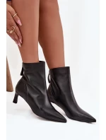 Dámské kotníkové boty z přírodní kůže na podpatku D&A model 21713638 Černé - S.Barski Dámské kotníkové boty z přírodní kůže na podpatku D&A model 21713638 Černé - S.Barski