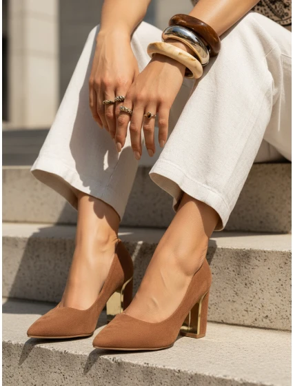 Dámské semišové lodičky na jehlovém podpatku světle hnědé FashionStreet ZY1397