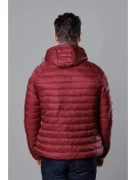 Pánská prošívaná bunda ve vínové bordó barvě s kapucí model 18345044 - J.STYLE Pánská prošívaná bunda ve vínové bordó barvě s kapucí model 18345044 - J.STYLE
