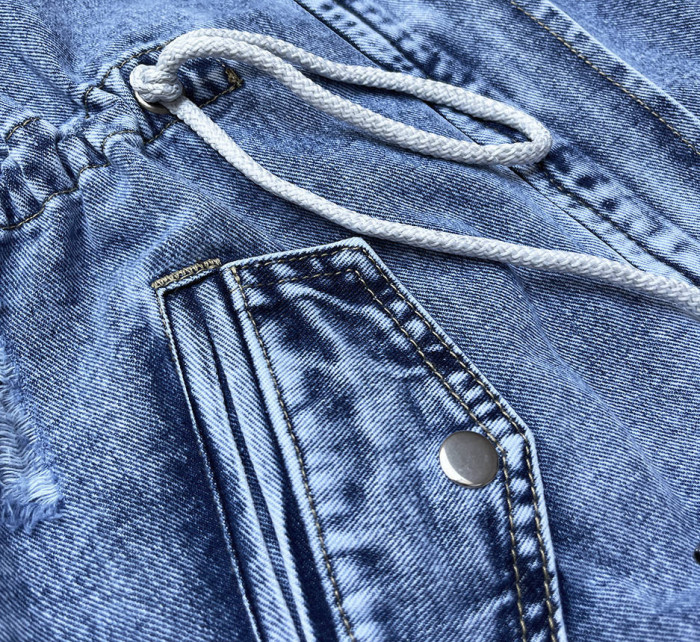 Volná dámská džínová bunda ve světle modré denimové barvě (POP7120-K)