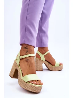 Pohodlné semišové sandály na podpatku Světle zelená model 21613574 - Boto