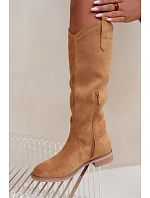 Dámské kozačky na nízkém podpatku camel model 22349395 - Boto