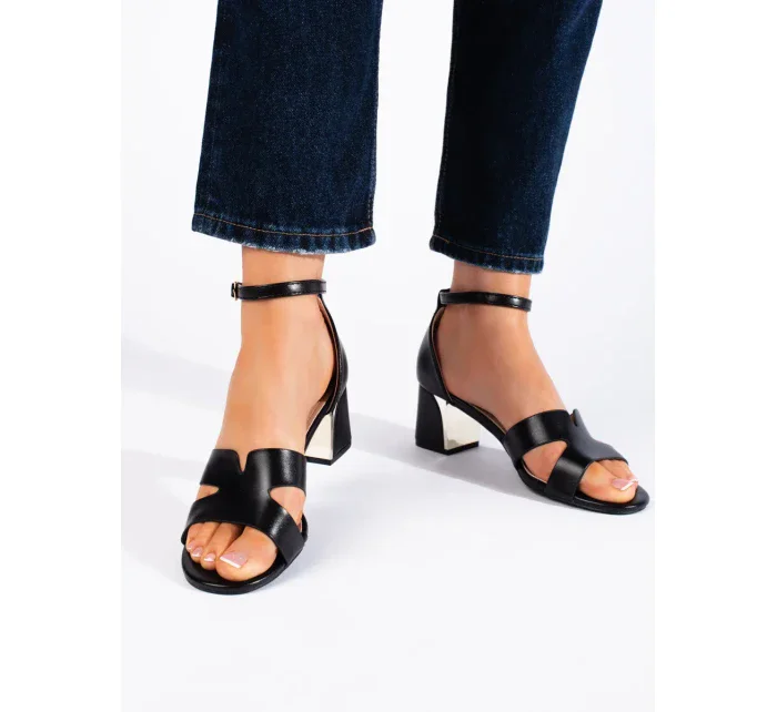 Jedinečné dámské černé sandály na širokém podpatku Jedinečné dámské černé sandály na širokém podpatku