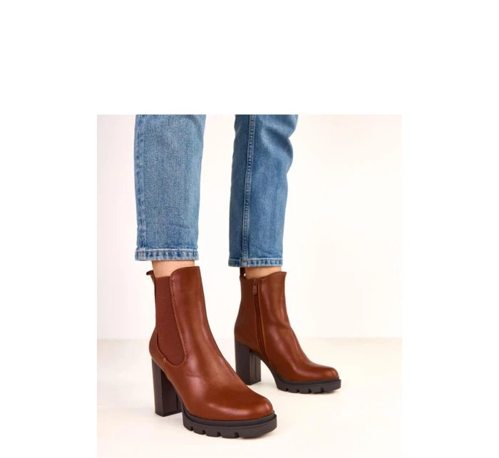 Boty na podpatku model 220578 Solea Boty na podpatku model 220578 Solea