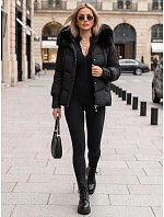 Pikowana kurtka damska z futrzanym kapturem czarna FashionStreet TY5892