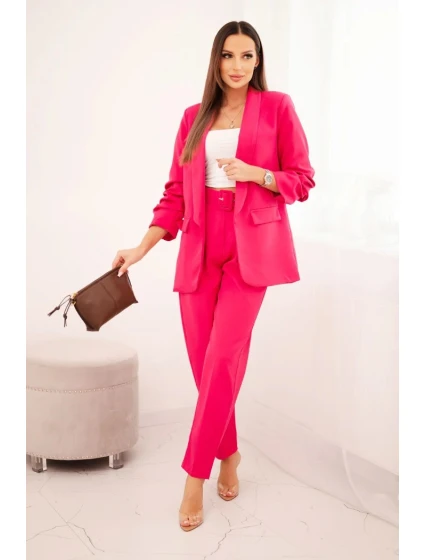 Elegantní souprava saka a kalhot růžové barvy