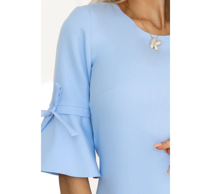 Trapézové šaty s vázáním na rukávech model 20947010 - numoco Trapézové šaty s vázáním na rukávech model 20947010 - numoco