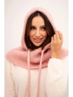 Dámská čepice s kapucí a pleteným vzorem s vázáním pudrově růžová