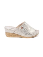 Pohodlné dámské Jasnobeżowy  nazouváky na klínku Pohodlné dámské Jasnobeżowy  nazouváky na klínku