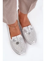 Dámské Kožené Polobotky S Ažurovým Designem Z Přírodní Kůže D&A LR51-631 Stříbrné