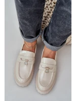 Lakované dámské mokasíny s ozdobnou  béžové model 21684872 - Boto