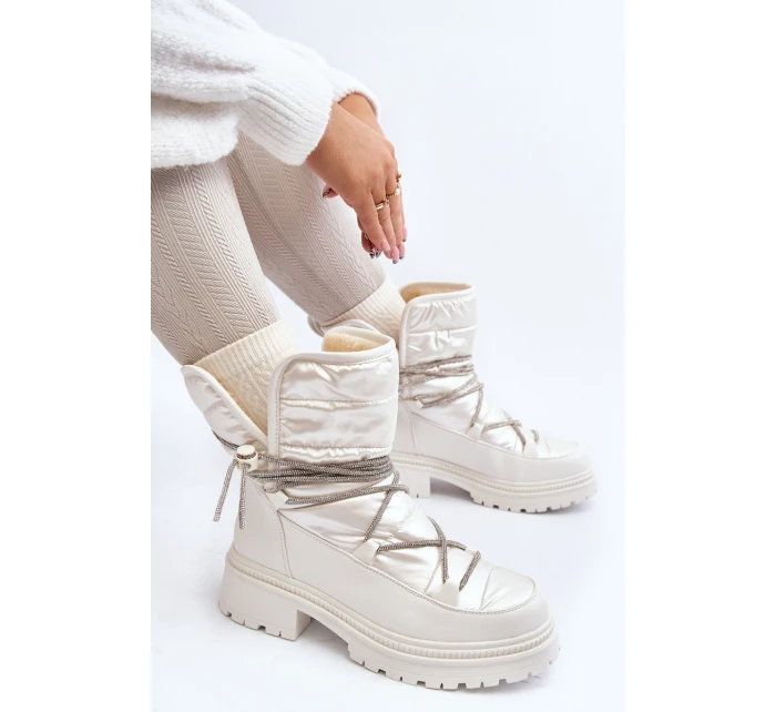 Dámské bílé zimní boty s ozdobným šněrováním Rilana Dámské bílé zimní boty s ozdobným šněrováním Rilana