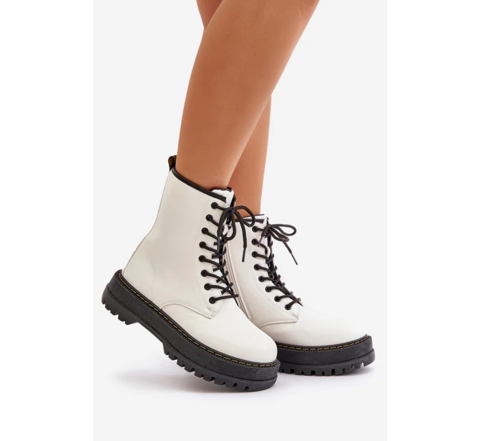 Zateplené boty z eko kůže na zip bílé model 21673155 - EVENTO Zateplené boty z eko kůže na zip bílé model 21673155 - EVENTO