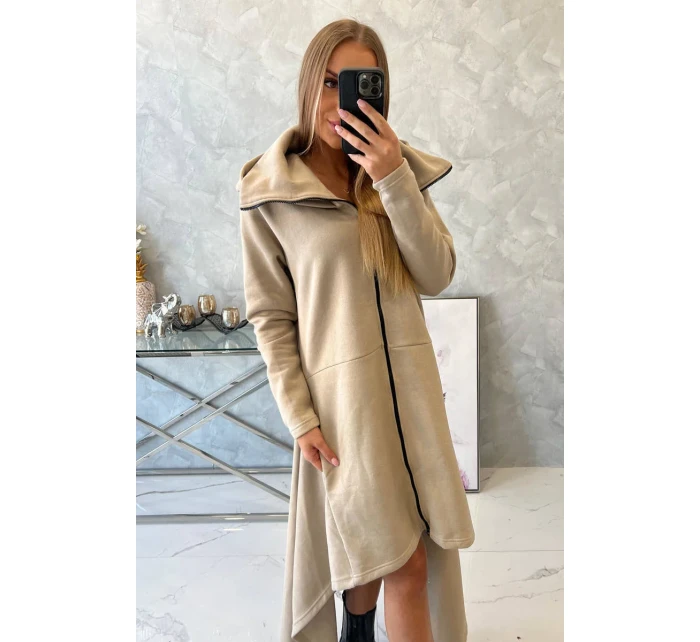 Zateplené šaty s delšími boky světle béžové Zateplené šaty s delšími boky světle béžové