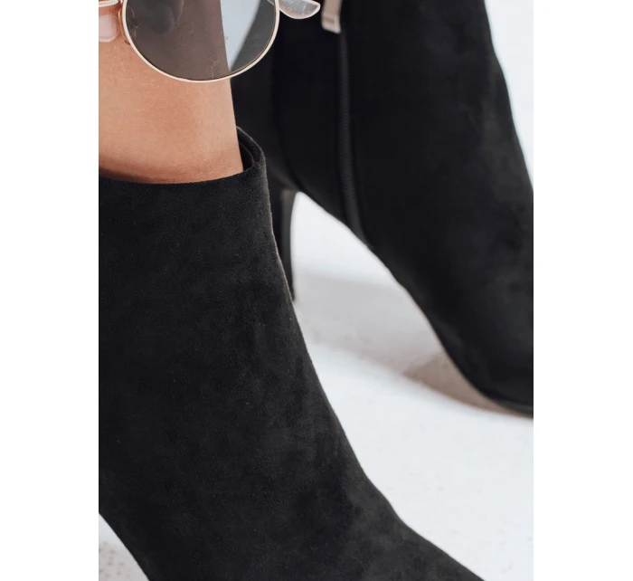 Černé semišové boty na podpatku Dstreet model 21992013 - FashionStreet